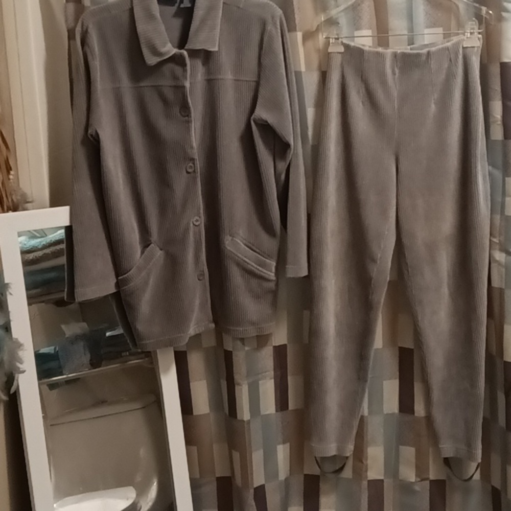 VTG lizsport gray corduroy 2-pc pantsuit w side slits & stirrups Sz Small